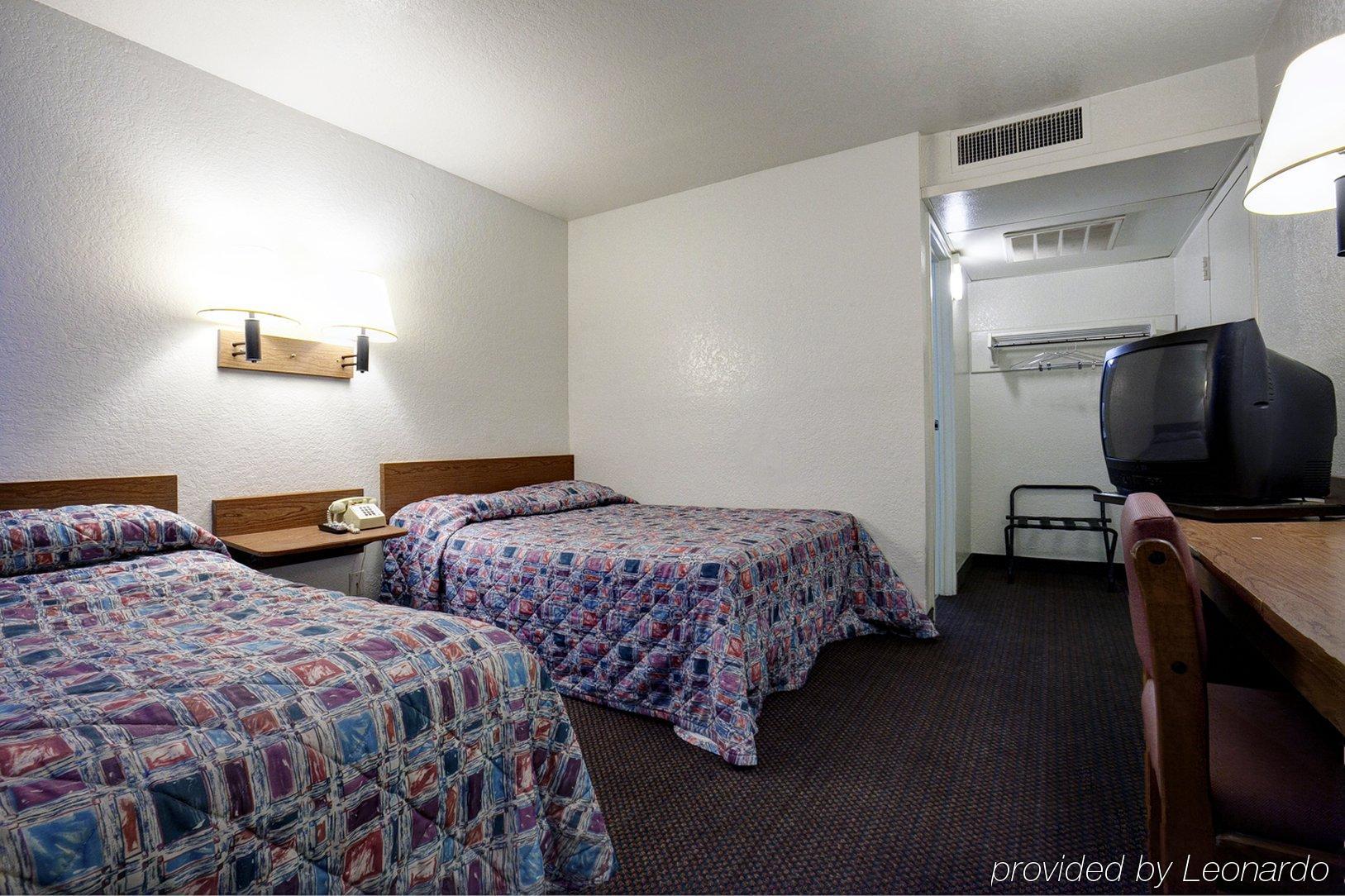 Travelodge By Wyndham Grand Rapids North Уолкер Номер фото