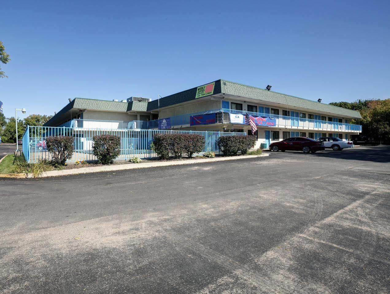 Travelodge By Wyndham Grand Rapids North Уолкер Экстерьер фото